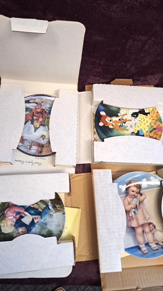 Bessie Pease Gutmann Love Is Blind & Assorted Collector Plates Lot In Boxes (1 of 10)