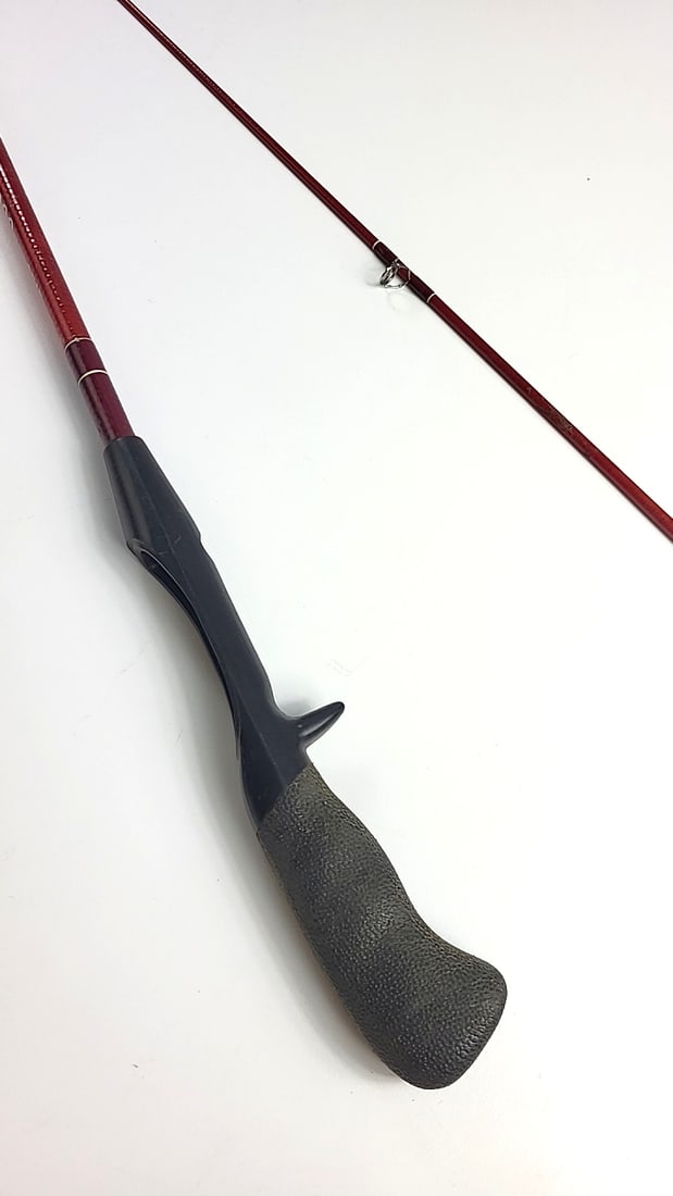 Daiwa 200 Series 231p 6' Light Action Casting Fishing Rod Red - 4