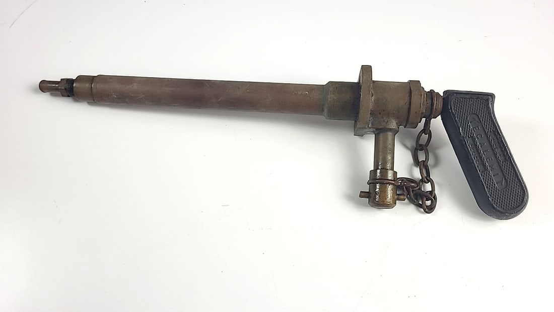 Tecalemit Brass & Copper Hand Grease Gun With Pistol Grip And Chain (1 of 5)