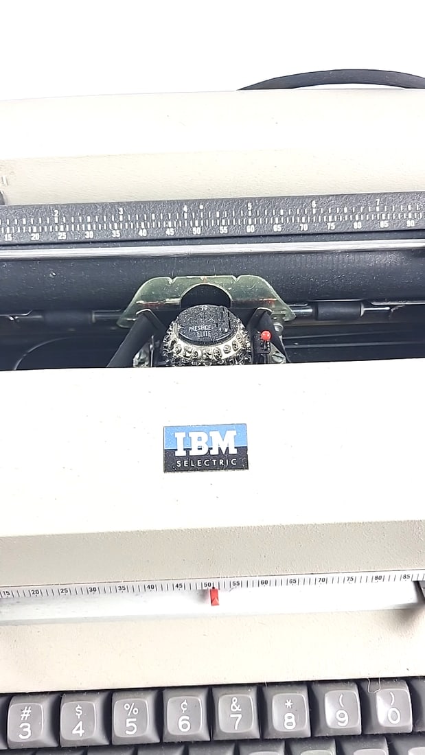 Ibm Selectric Model 72 Electric Typewriter With Prestige Elite Type Element - 3