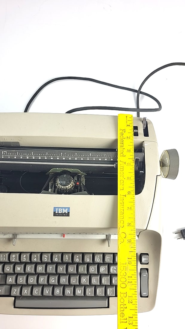 Ibm Selectric Model 72 Electric Typewriter With Prestige Elite Type Element - 5