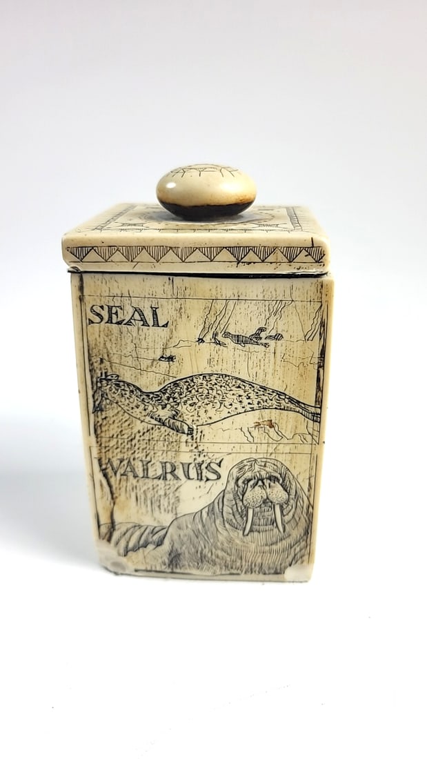 Scrimshaw-style Lidded Box With Polar Bear, Seal, Walrus & Ship Engravings - 3