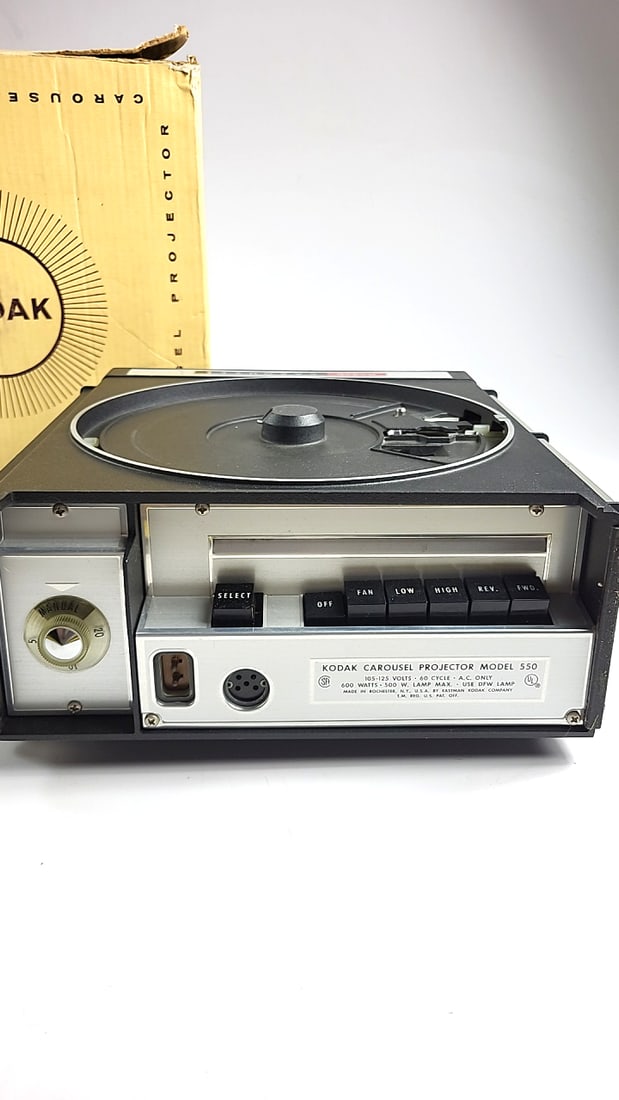 Kodak Carousel Projector Model 550 With Ektanar 5 In F/3.5 Lens And Box - 5