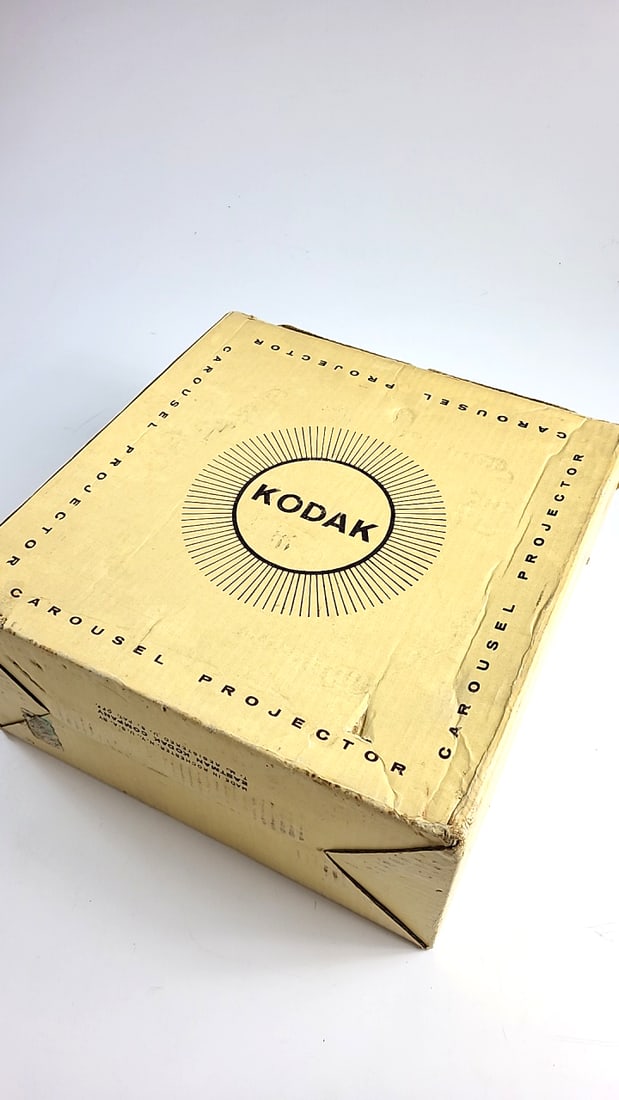 Kodak Carousel Projector Model 550 With Ektanar 5 In F/3.5 Lens And Box - 6