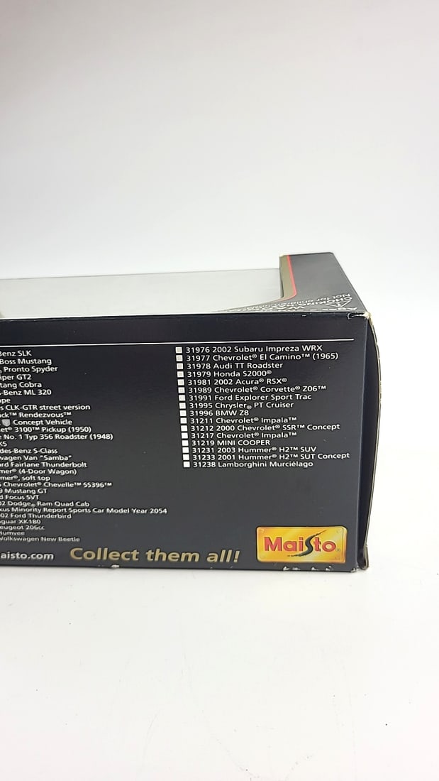 Maisto Special Edition Bmw Z8 1:24 Die-cast Metal Model Car - 7