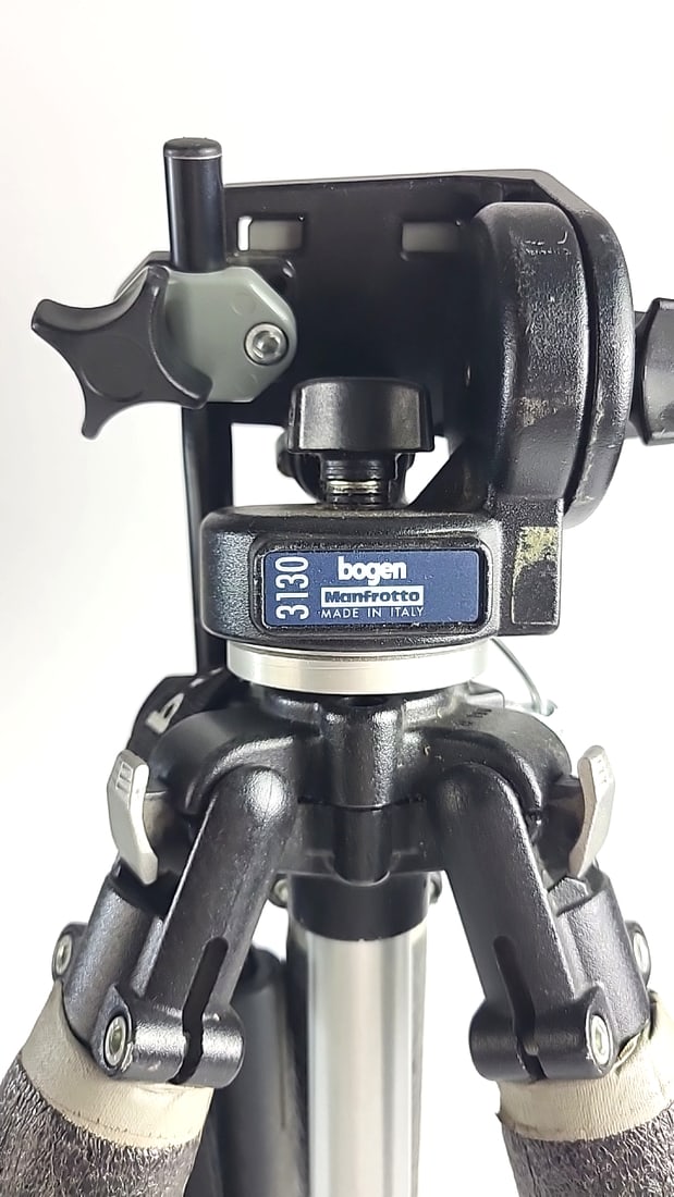 Bogen Manfrotto 3130 Tripod With Pan/tilt Head, Quick Release Plate And Foam Grip Legs - 2