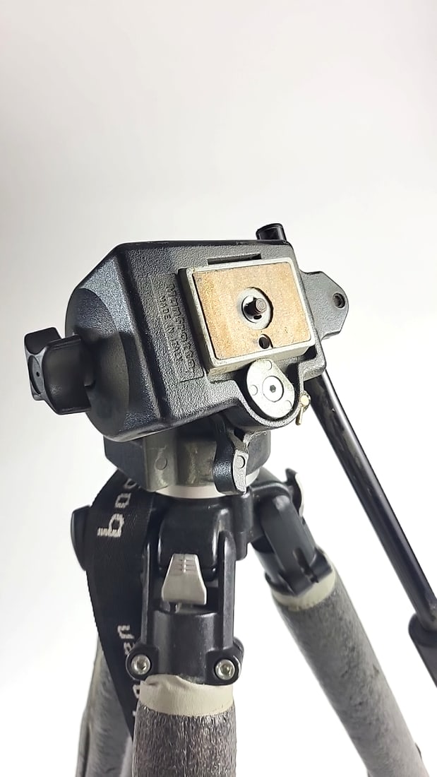 Bogen Manfrotto 3130 Tripod With Pan/tilt Head, Quick Release Plate And Foam Grip Legs - 4
