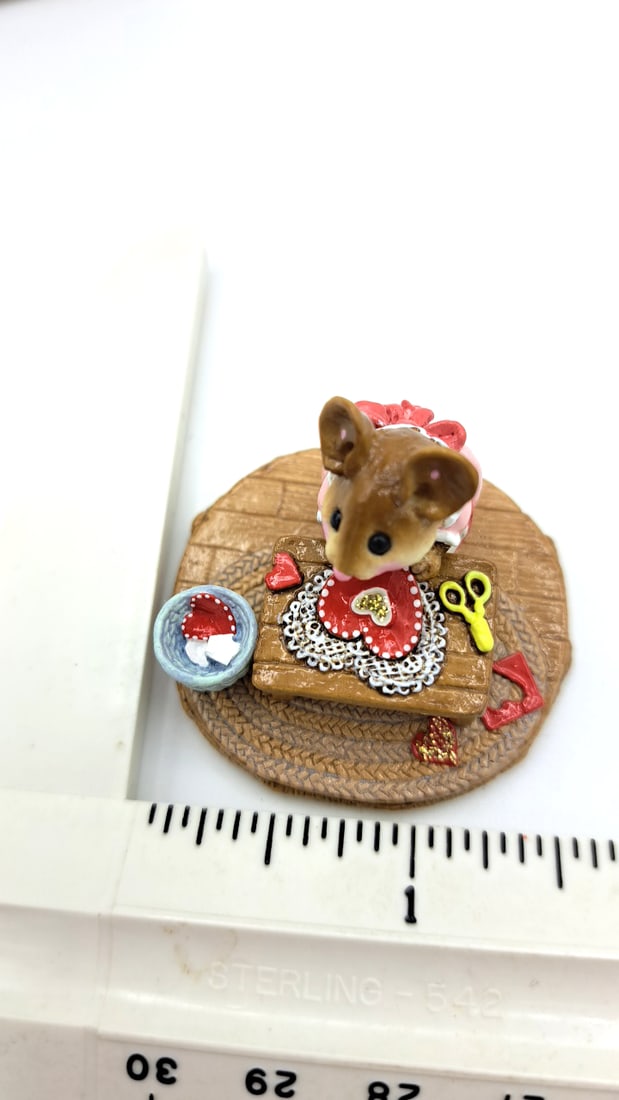 Wff M-204 Valentine Mouse Sewing Table Valentine Pink Dress Hearts - 3