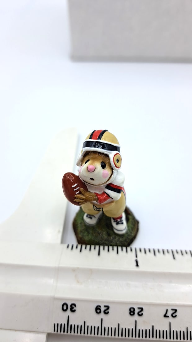 Wff Ms-21 Go Long Football Mouse Figurine - 9