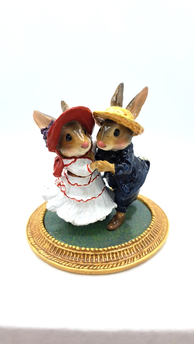 Wff Mu-03 Rabbits Dancing La Renoir Rabbit Figurine - 3