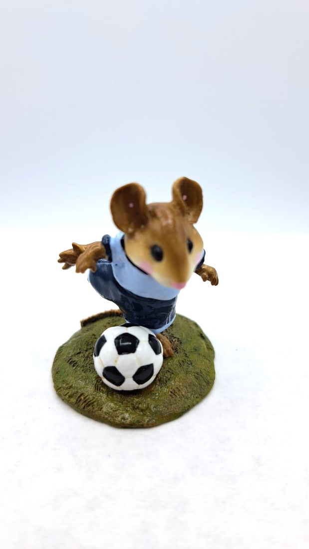 Wff Ms-23 What A Kicker Boy In Blue Soccer Mouse Figurine - 2