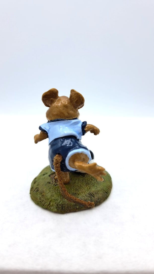 Wff Ms-23 What A Kicker Boy In Blue Soccer Mouse Figurine - 4