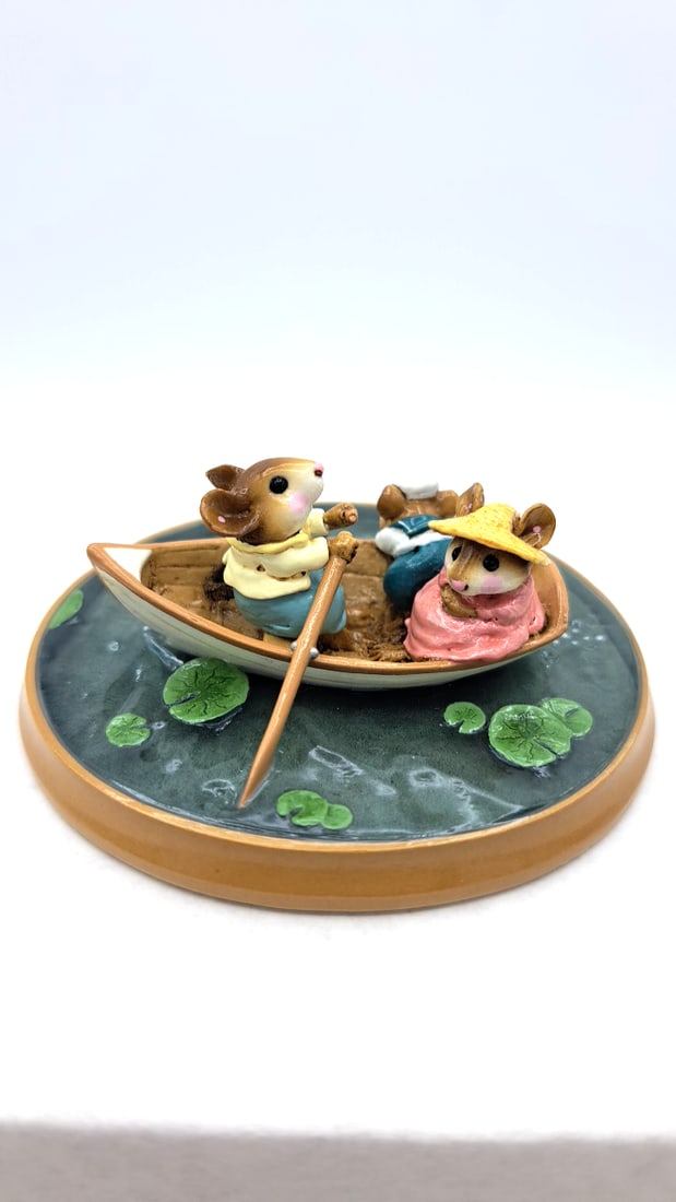 Wff Pm-6 Forget Me Knot Mouse Rowboat Figurine Lily Pond Base - 2