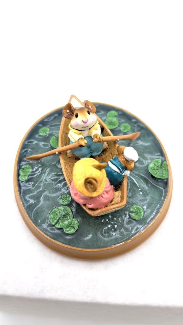 Wff Pm-6 Forget Me Knot Mouse Rowboat Figurine Lily Pond Base - 6