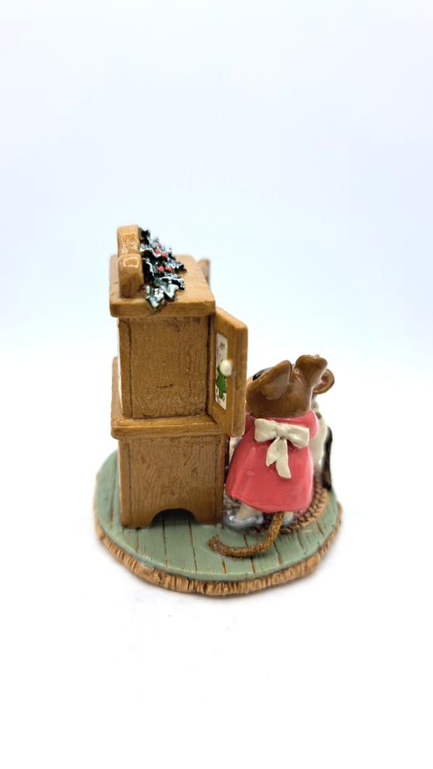 Wff M-241 Christmas Cupboard Mouse Figurine Mother Rose Dress Child White Overalls - 5
