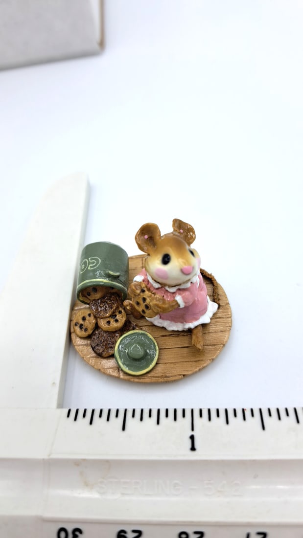 Wff M-209 Caught In The Act Mouse Figurine Pink Dress Green Cookie Jar - 8