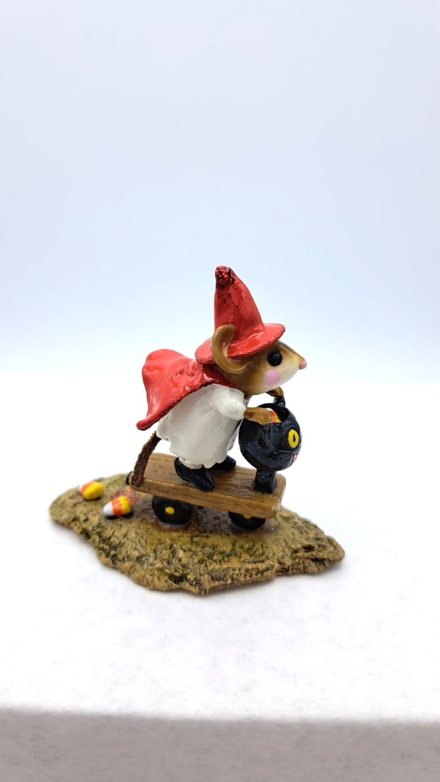 Wff M-296 Scootin With The Loot Mouse Halloween Figurine - 2