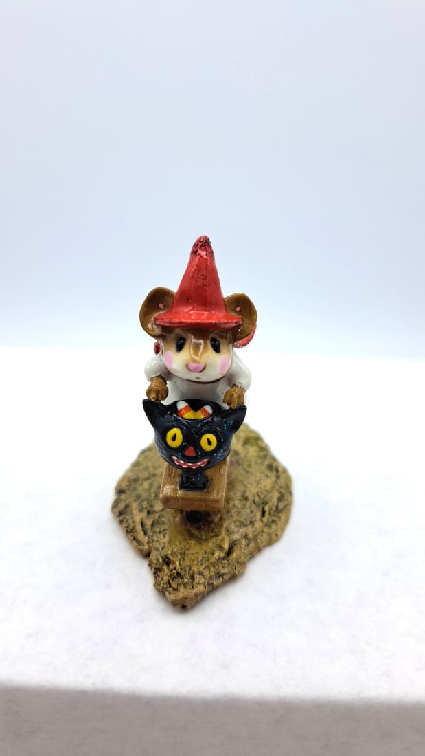 Wff M-296 Scootin With The Loot Mouse Halloween Figurine - 3