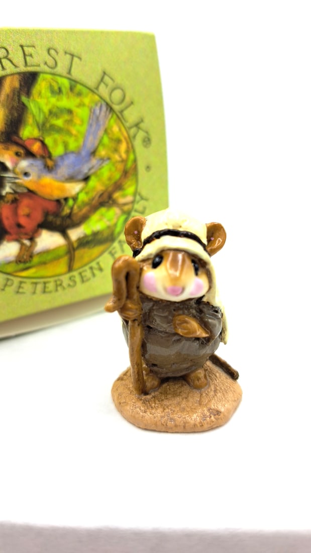 Wff M-122b Shepherd Standing Mouse Figurine With Staff: Annette petersen 1985 4x4x4 1lb High Estimate: 43 Low Estimate: 20