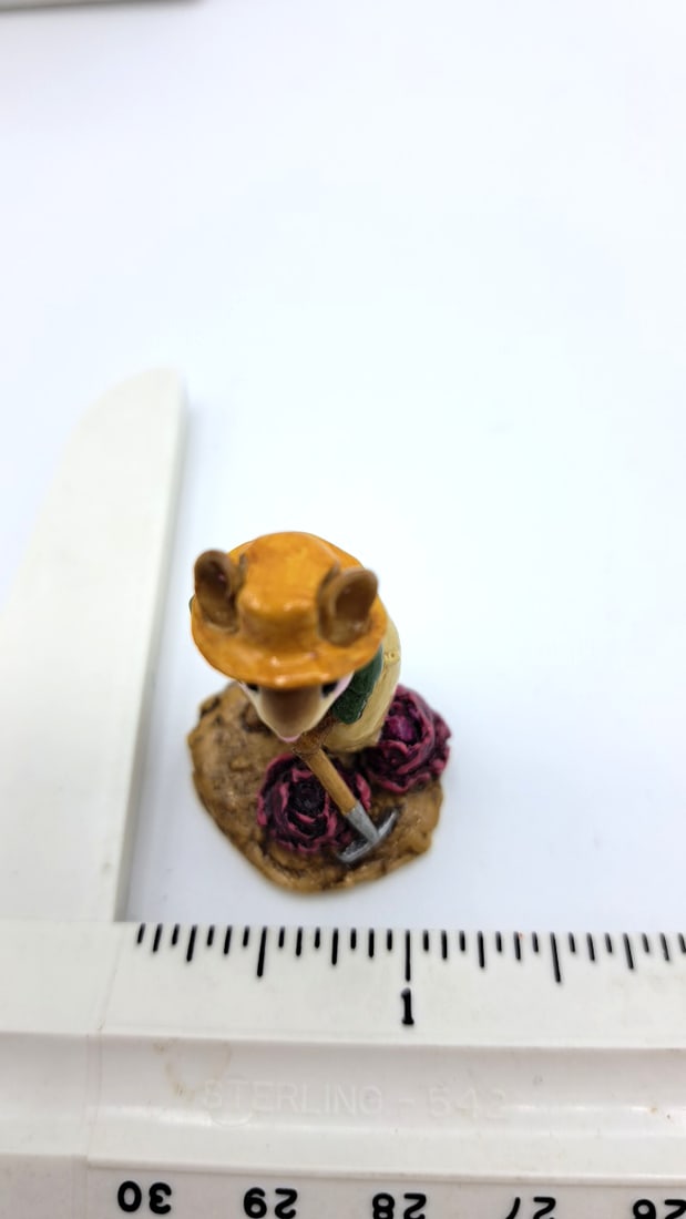 Wff M-238 Hoe Joe Mouse Figurine Green Shirt Purple Cabbage - 8