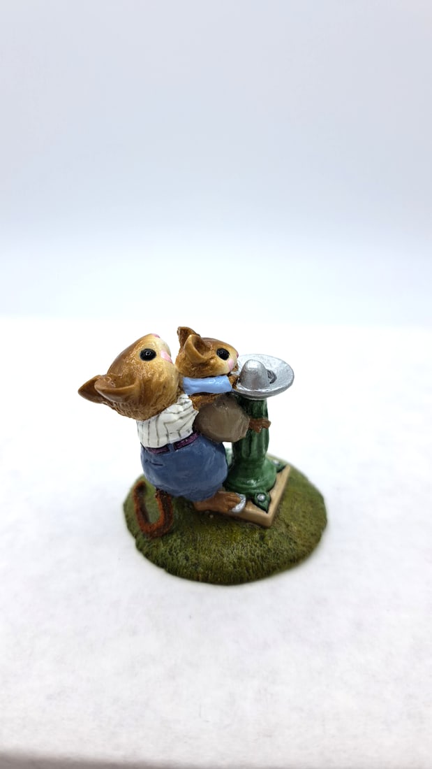 Wff M-181 Little Squirt Mouse Figurine - 4