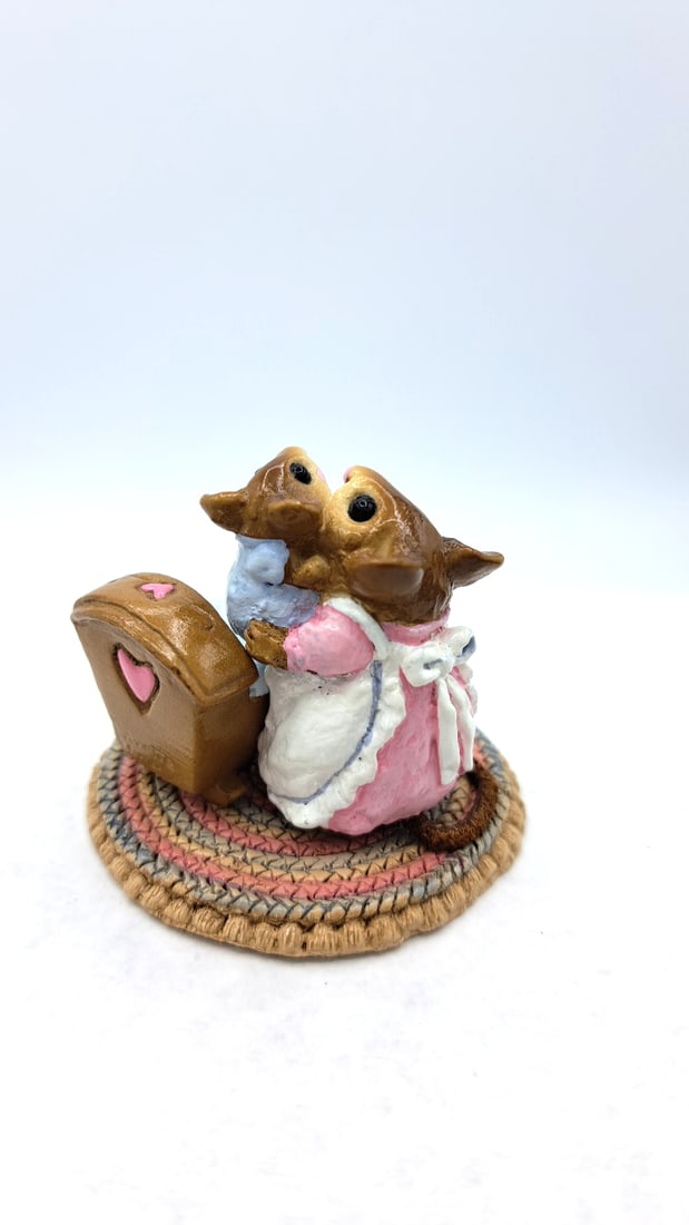 Wff M-069 Beddy-bye-mousey Mouse Figurine With Cradle Pink Mom Blue Baby - 4