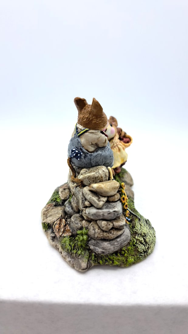 Wff Fs-07 Wayside Chat Mouse Figurine With Apple Basket - 3