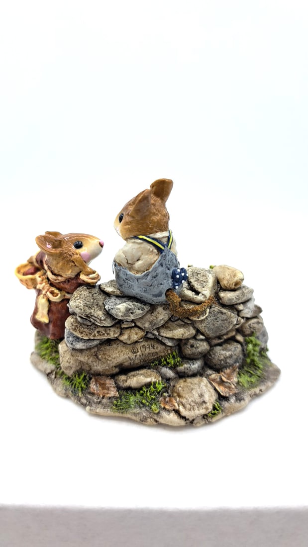 Wff Fs-07 Wayside Chat Mouse Figurine With Apple Basket - 4