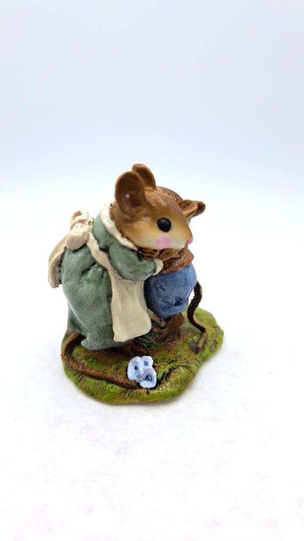 Wff M-229a A Big Hug Mouse Figurine Green Dress Mom Blue Pants Boy - 5