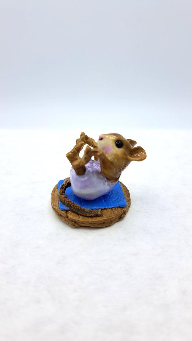 Wff M-260 Roly Poly Mouse Figurine Lavender Romper Blue Mat - 2