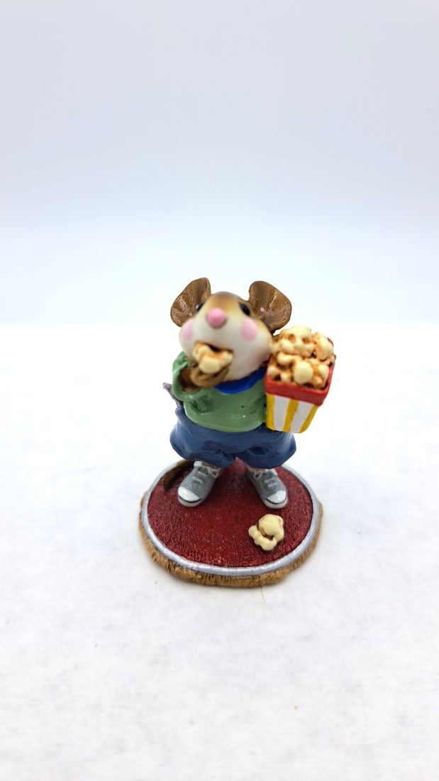 Wff M-288 Mousies Matinee Mouse Figurine, Green Shirt Blue Shorts - 2