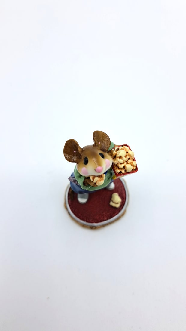 Wff M-288 Mousies Matinee Mouse Figurine, Green Shirt Blue Shorts - 6