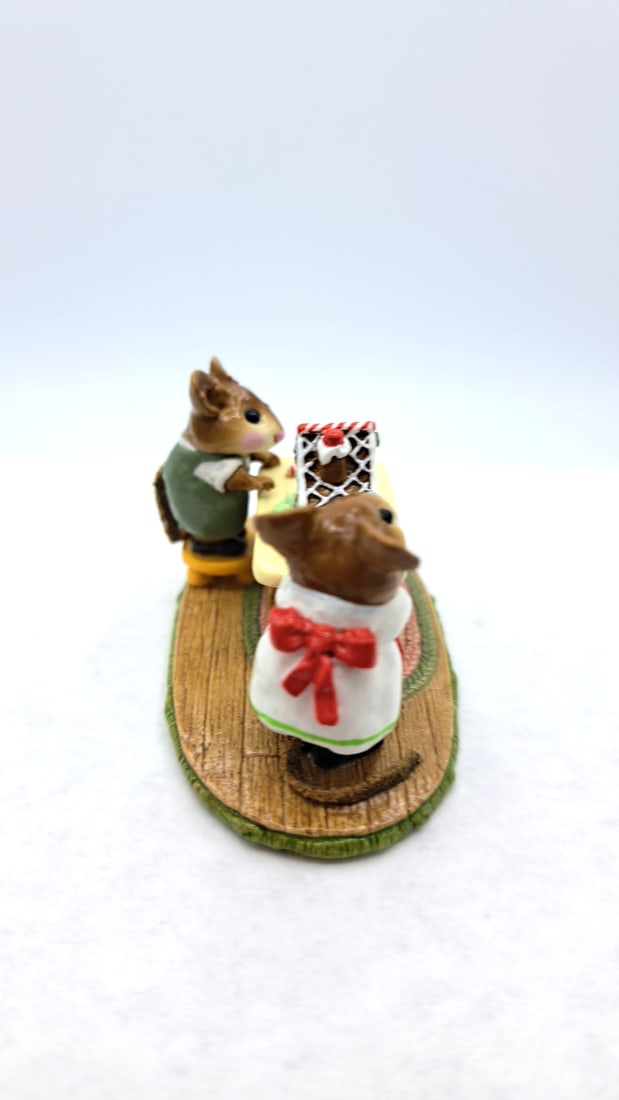 Wff M-227 Home Sweet Home Mouse Figurine With Gingerbread House - 3