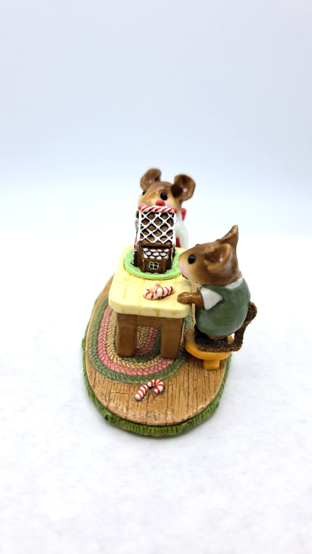 Wff M-227 Home Sweet Home Mouse Figurine With Gingerbread House - 5
