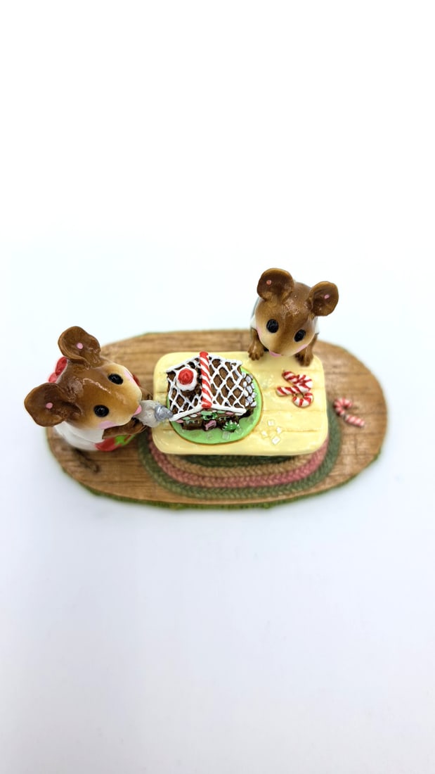 Wff M-227 Home Sweet Home Mouse Figurine With Gingerbread House - 6