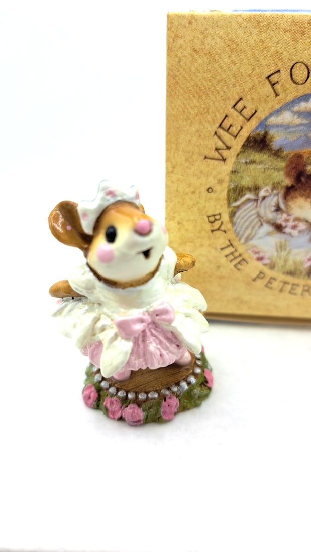 Wff M-162 Prima Ballerina Mouse Figurine Pink Under White Dress: Annette petersen 1985 4x4x4 1lb High Estimate: 44 Low Estimate: 35