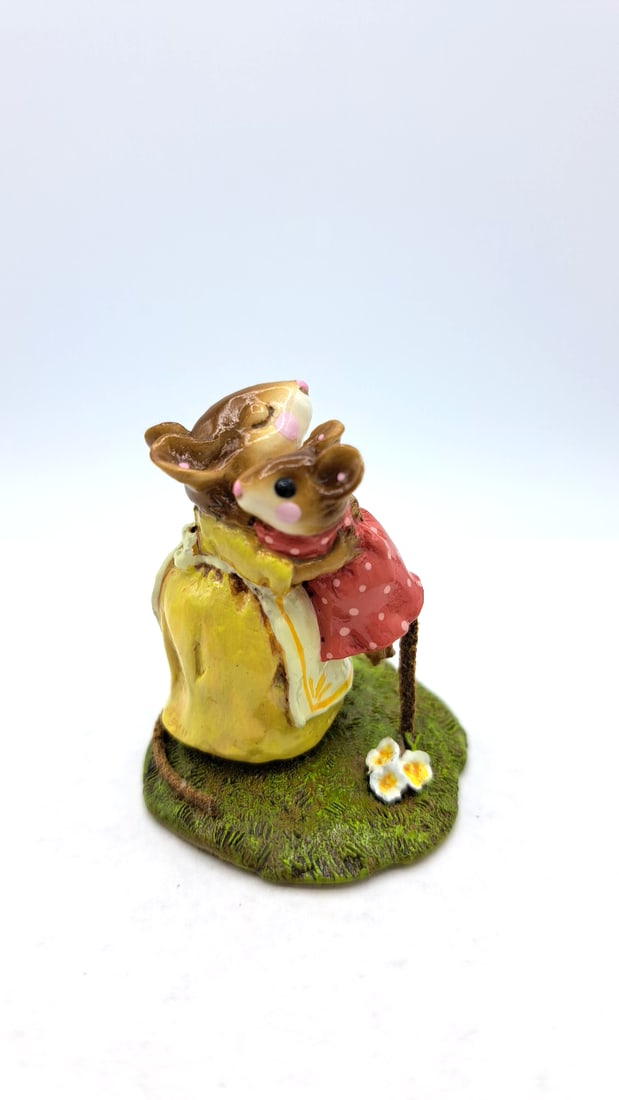 Wff M-229b Her Big Hug Mouse Figurine Mom Yellow Dress Baby Girl Red Dress - 2