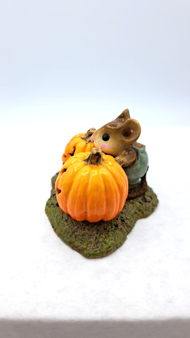 Wff M-183 Peek-a-boo Mouse With Jack-o-lantern Pumpkins Figurine - 5