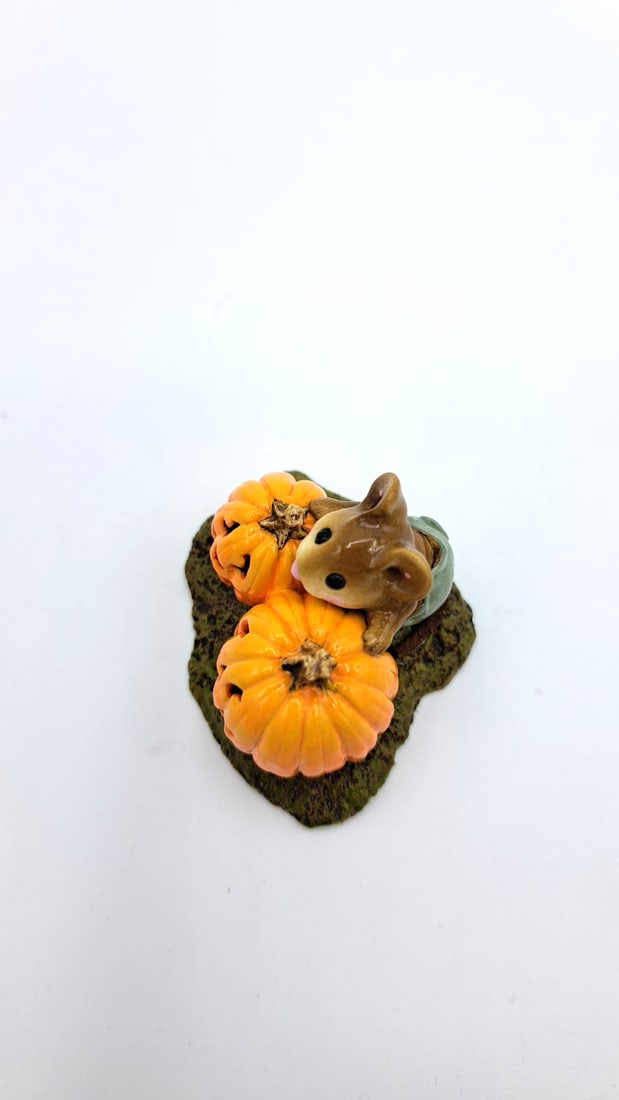 Wff M-183 Peek-a-boo Mouse With Jack-o-lantern Pumpkins Figurine - 6