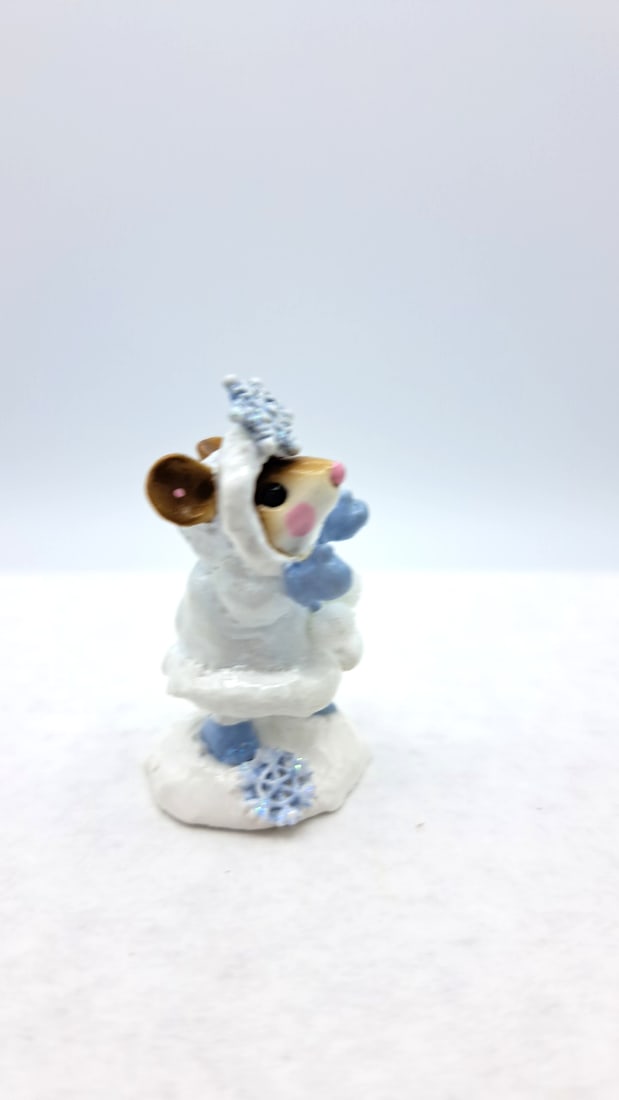 Wff M-275 Crystal Mouse Figurine White Jacket Blue Trim With Box - 3