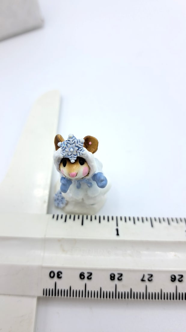 Wff M-275 Crystal Mouse Figurine White Jacket Blue Trim With Box - 9