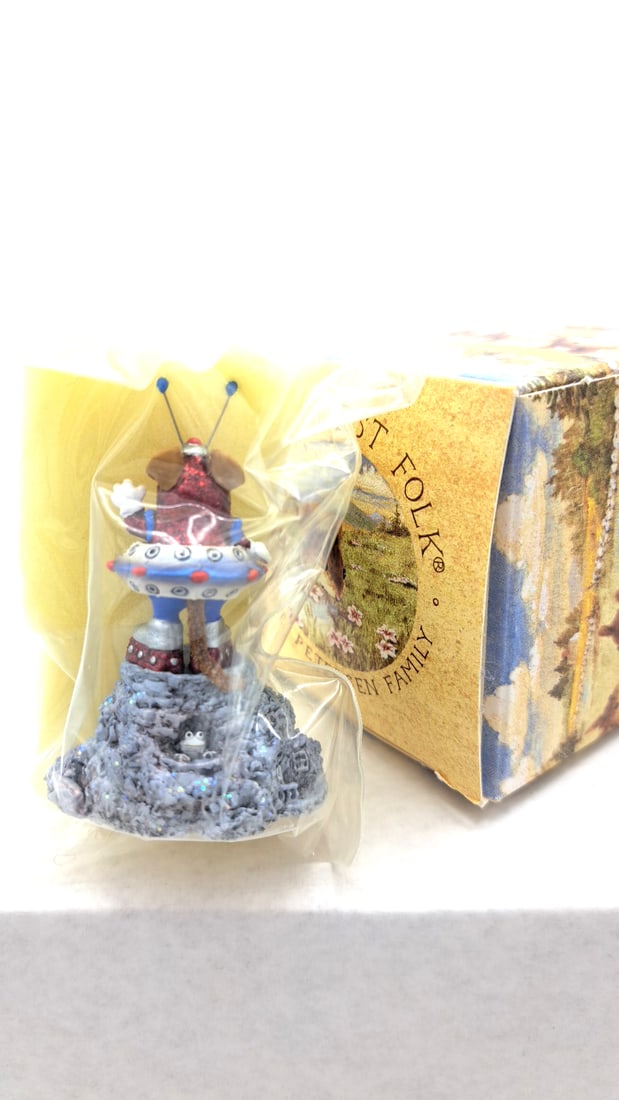 Wff Greetings 2003 Event Piece Ev-2003 Mouse Spaceship Figurine - 2