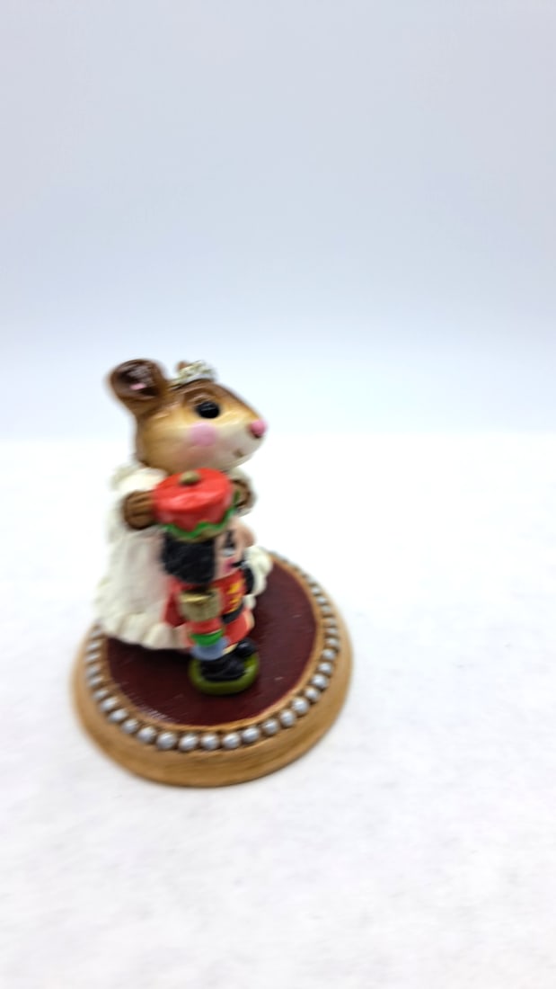 Wff M-174 The Nutcracker Mouse Figurine White Gown Red Nutcracker - 3