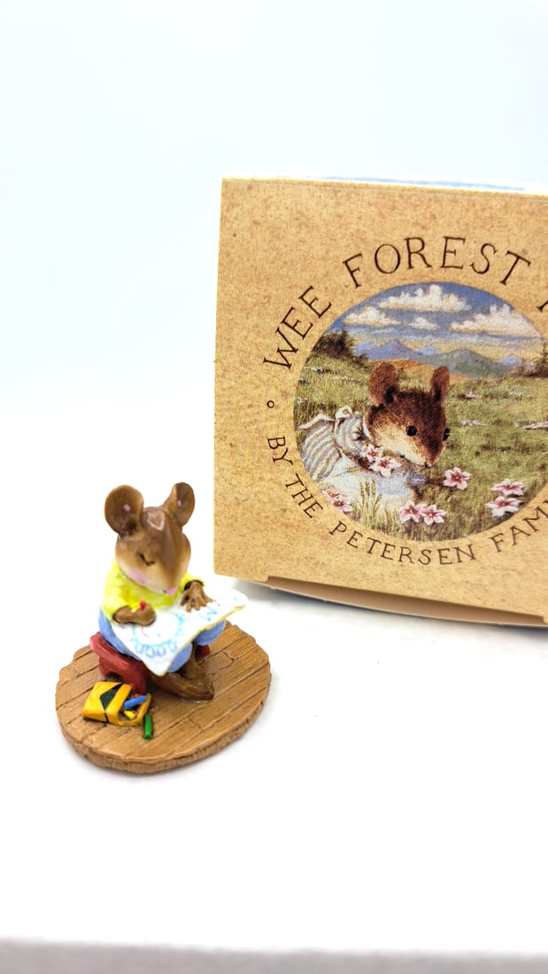 Wff M-208 Struggling Artist Mouse Figurine Yellow Shirt Blue Pants - 2