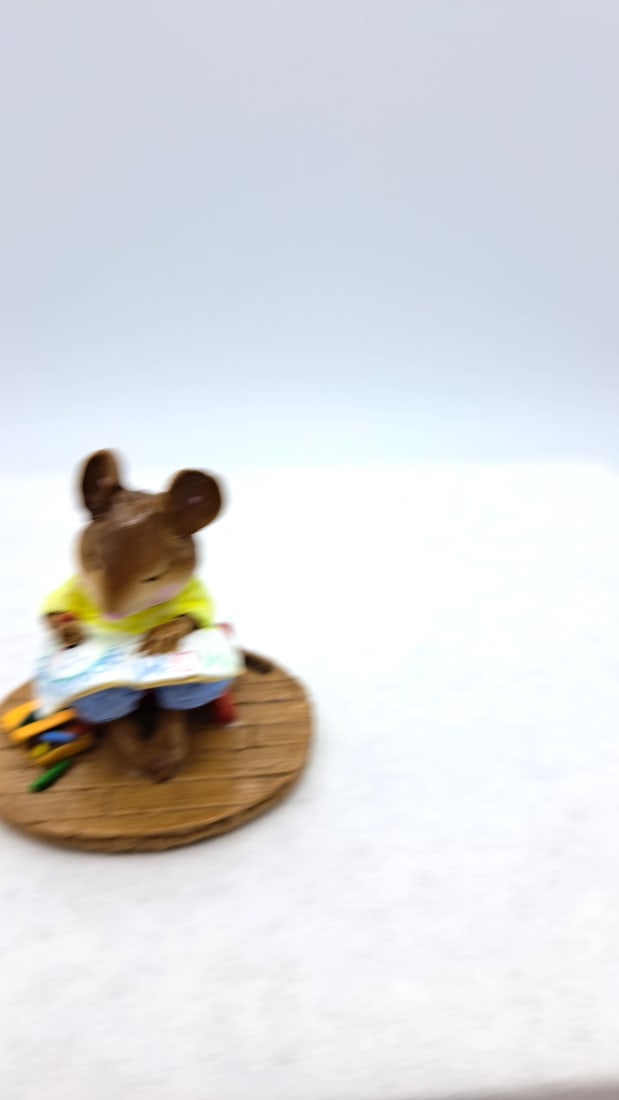 Wff M-208 Struggling Artist Mouse Figurine Yellow Shirt Blue Pants - 7