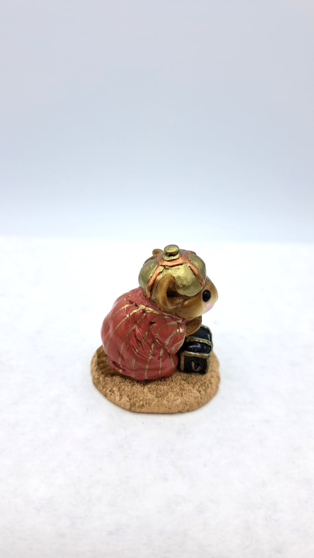 Wff M-121c Wise Man Kneeling Mouse Figurine - 3