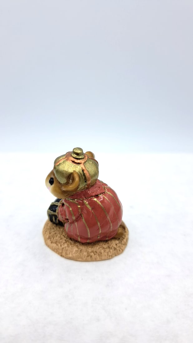 Wff M-121c Wise Man Kneeling Mouse Figurine - 5