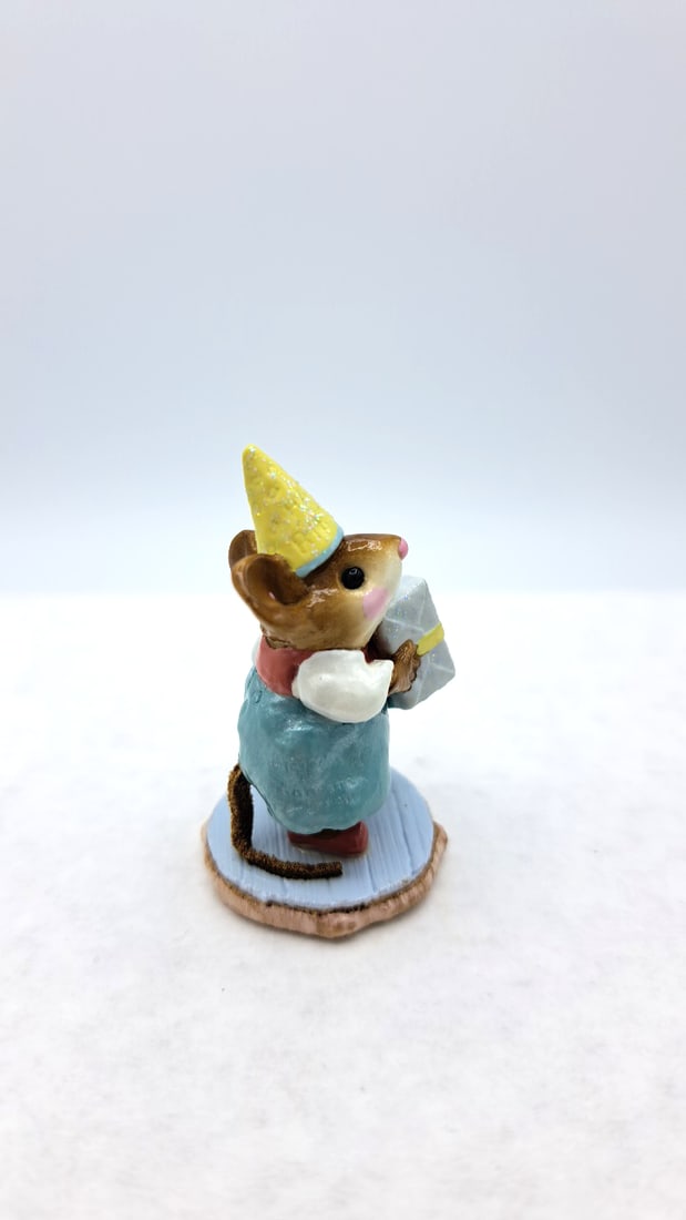 Wff M-223 Party Boy Mouse Figurine W Gift, Yellow Party Hat - 6