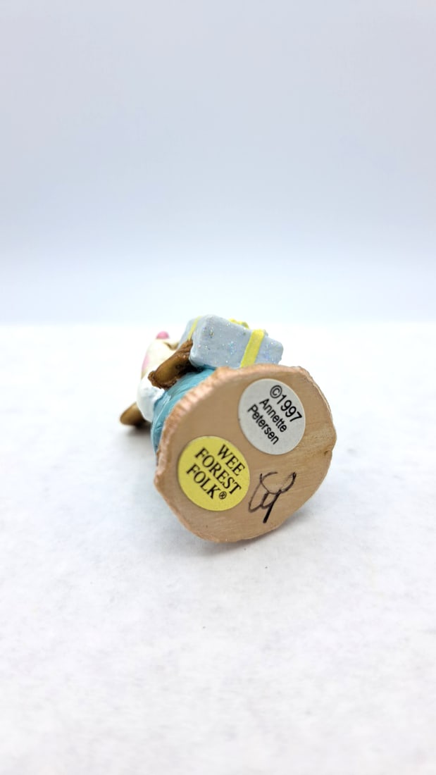 Wff M-223 Party Boy Mouse Figurine W Gift, Yellow Party Hat - 8