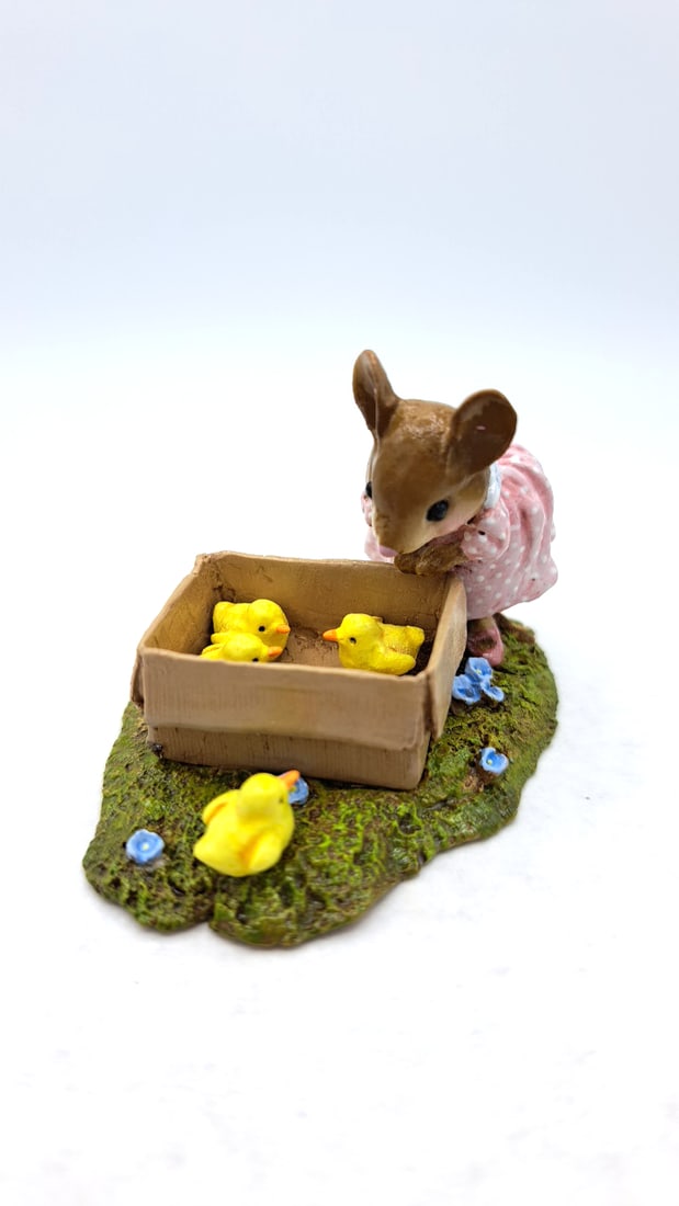 Wff M-347s Spring Peepers Mouse With Chicks Figurine: 2008 william. Petersen 4x4x4 1lb High Estimate: 98 Low Estimate: 30